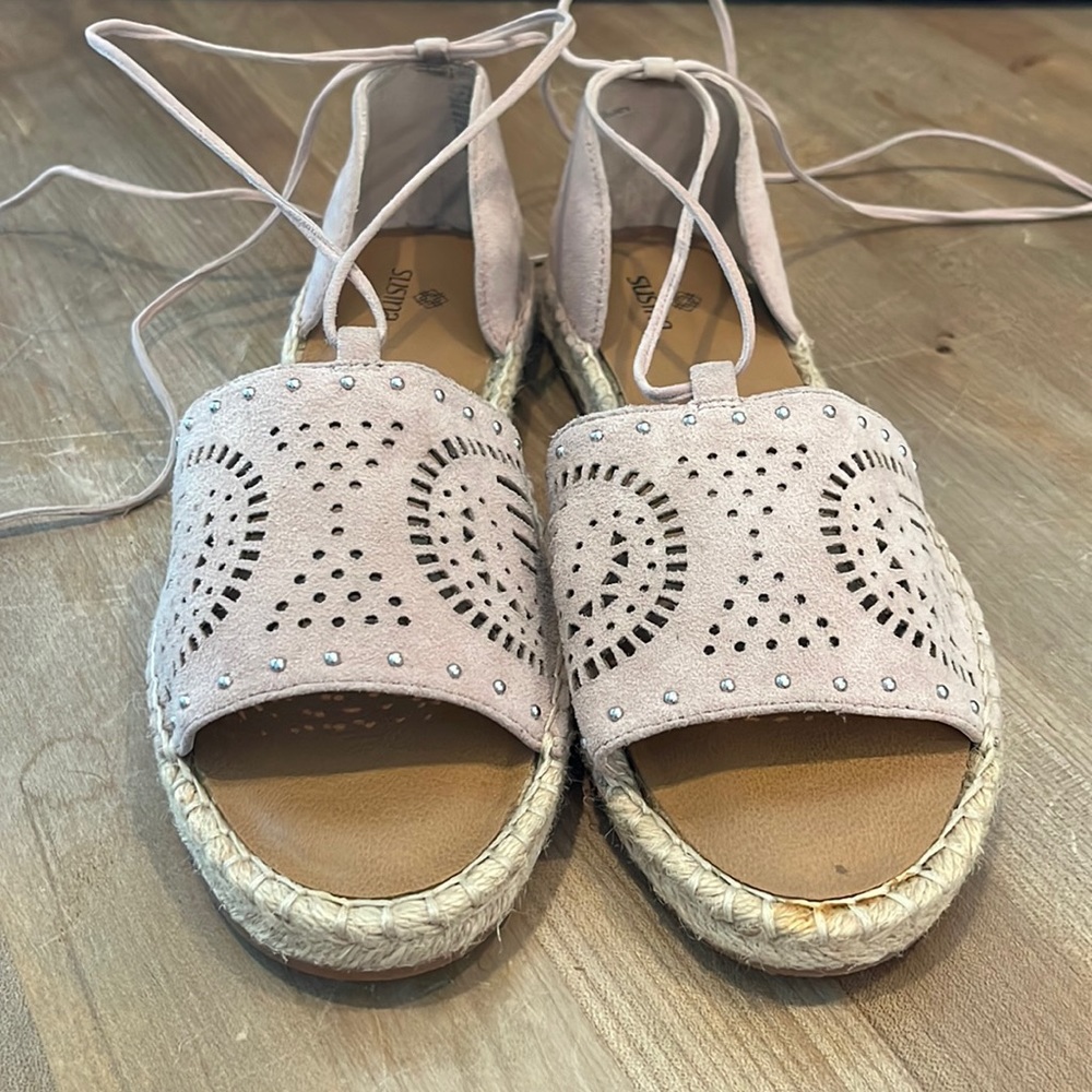 Susina Flat Time Lace Up Sandals Size 8 Tan Suede